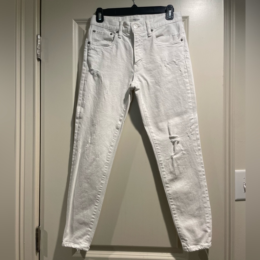 Moussy Vintage Distressed White Jean